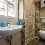 Kaja Τρογκίρ