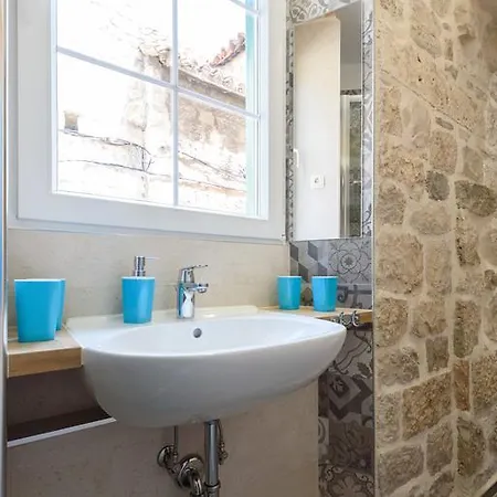 Kaja Trogir