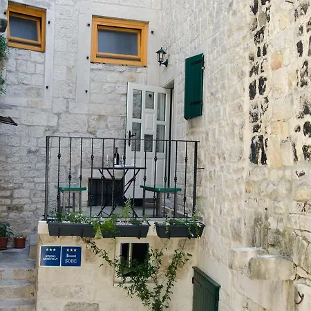 Kaja Apartment